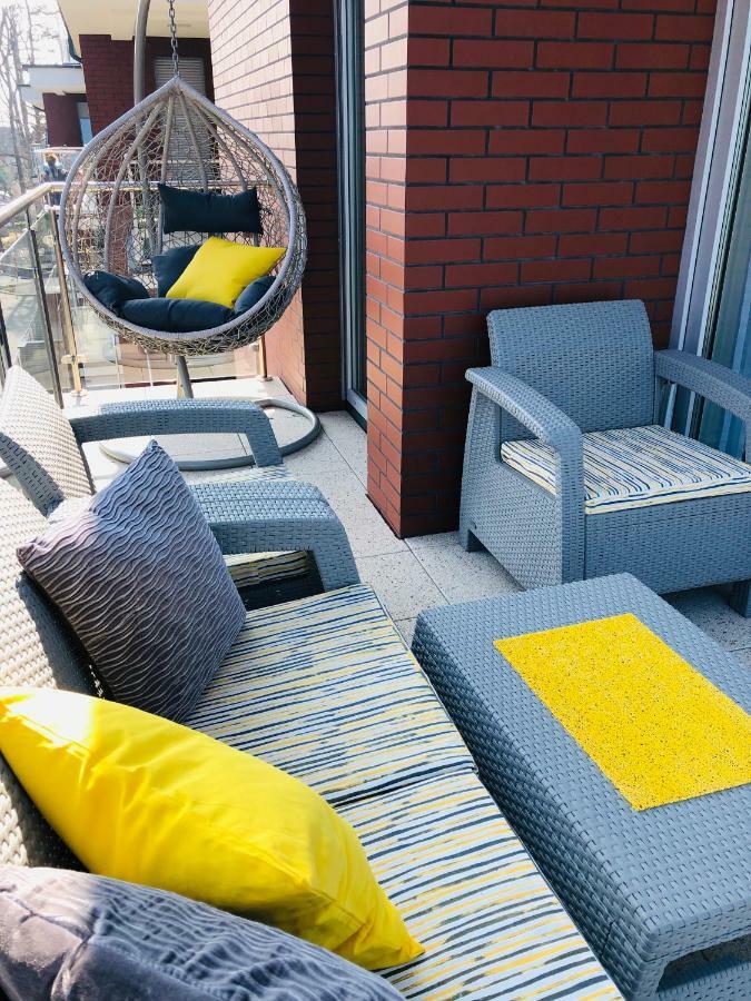 Apartament Elegance Yellow Rewal Luaran gambar