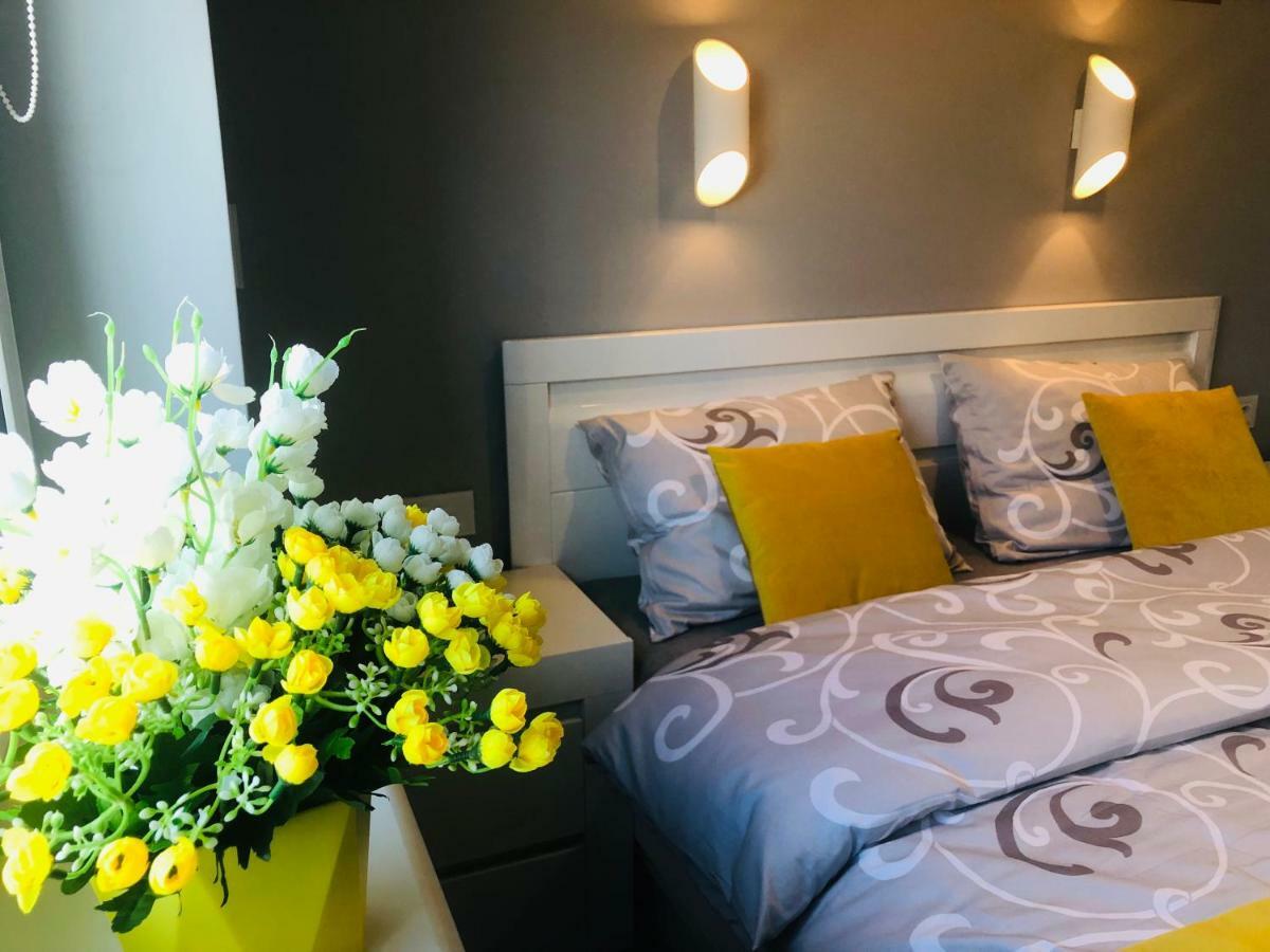 Apartament Elegance Yellow Rewal Luaran gambar