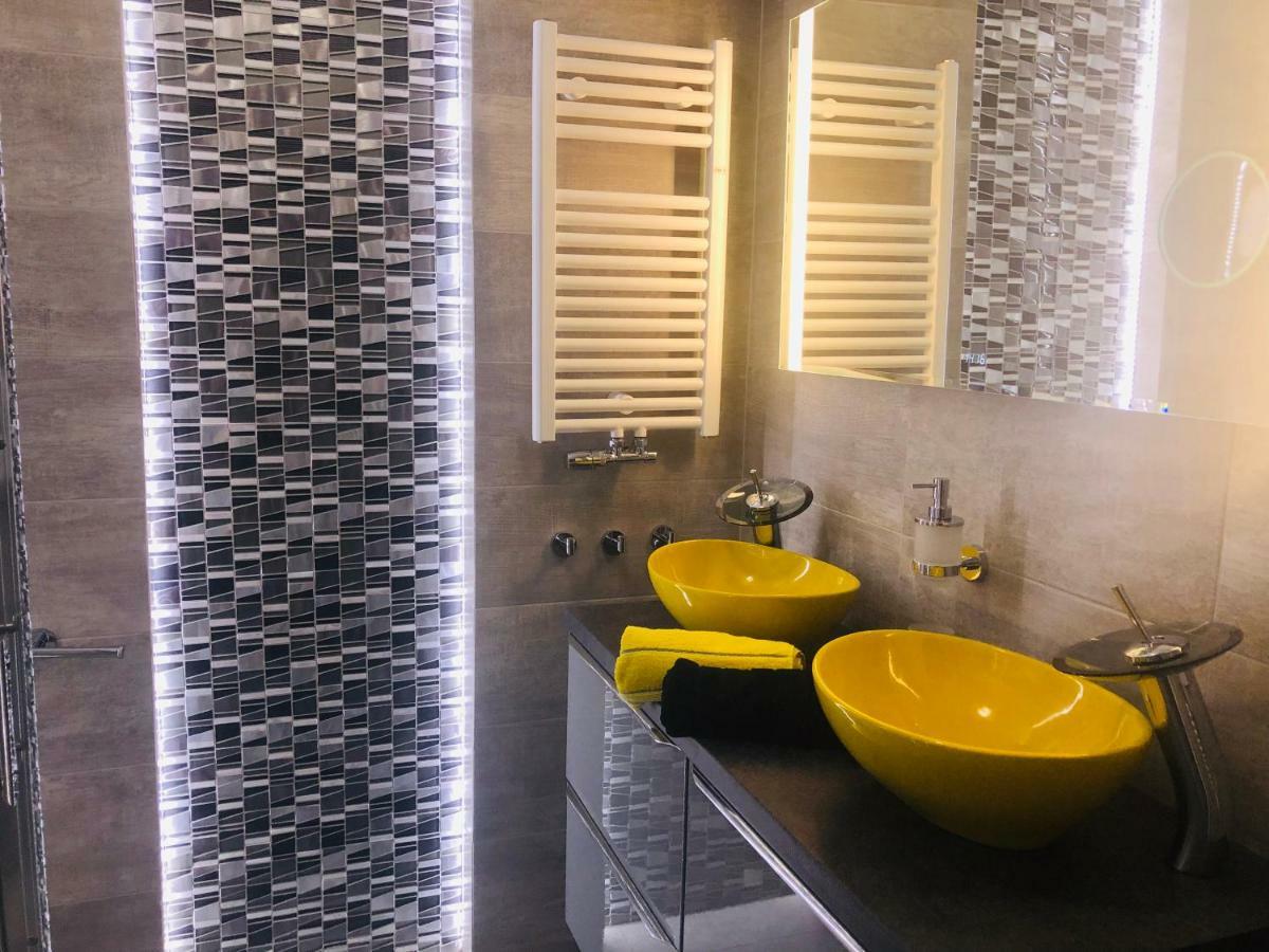Apartament Elegance Yellow Rewal Luaran gambar