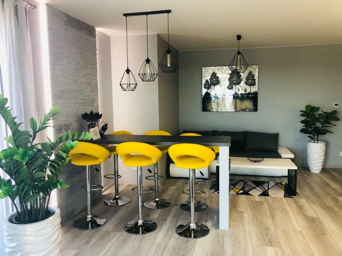 Apartament Elegance Yellow Rewal Luaran gambar