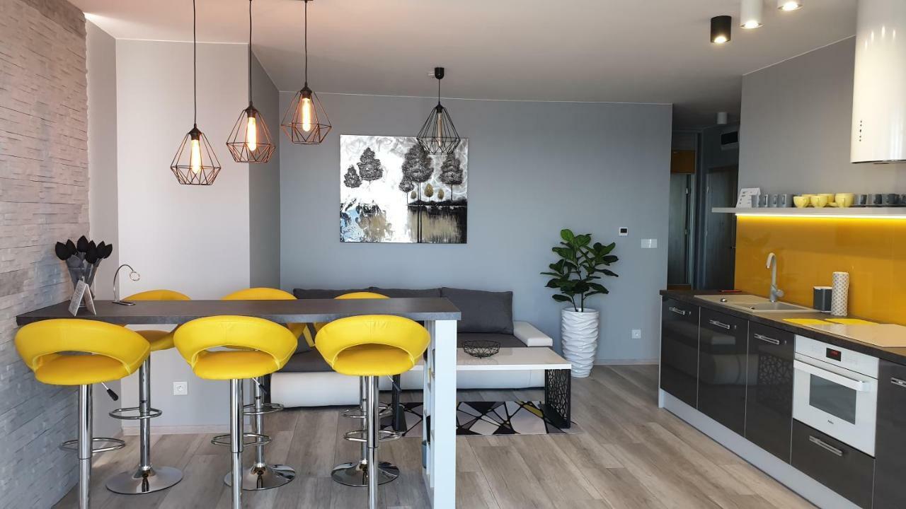 Apartament Elegance Yellow Rewal Luaran gambar