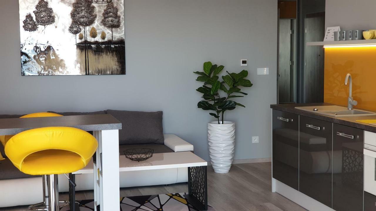 Apartament Elegance Yellow Rewal Luaran gambar